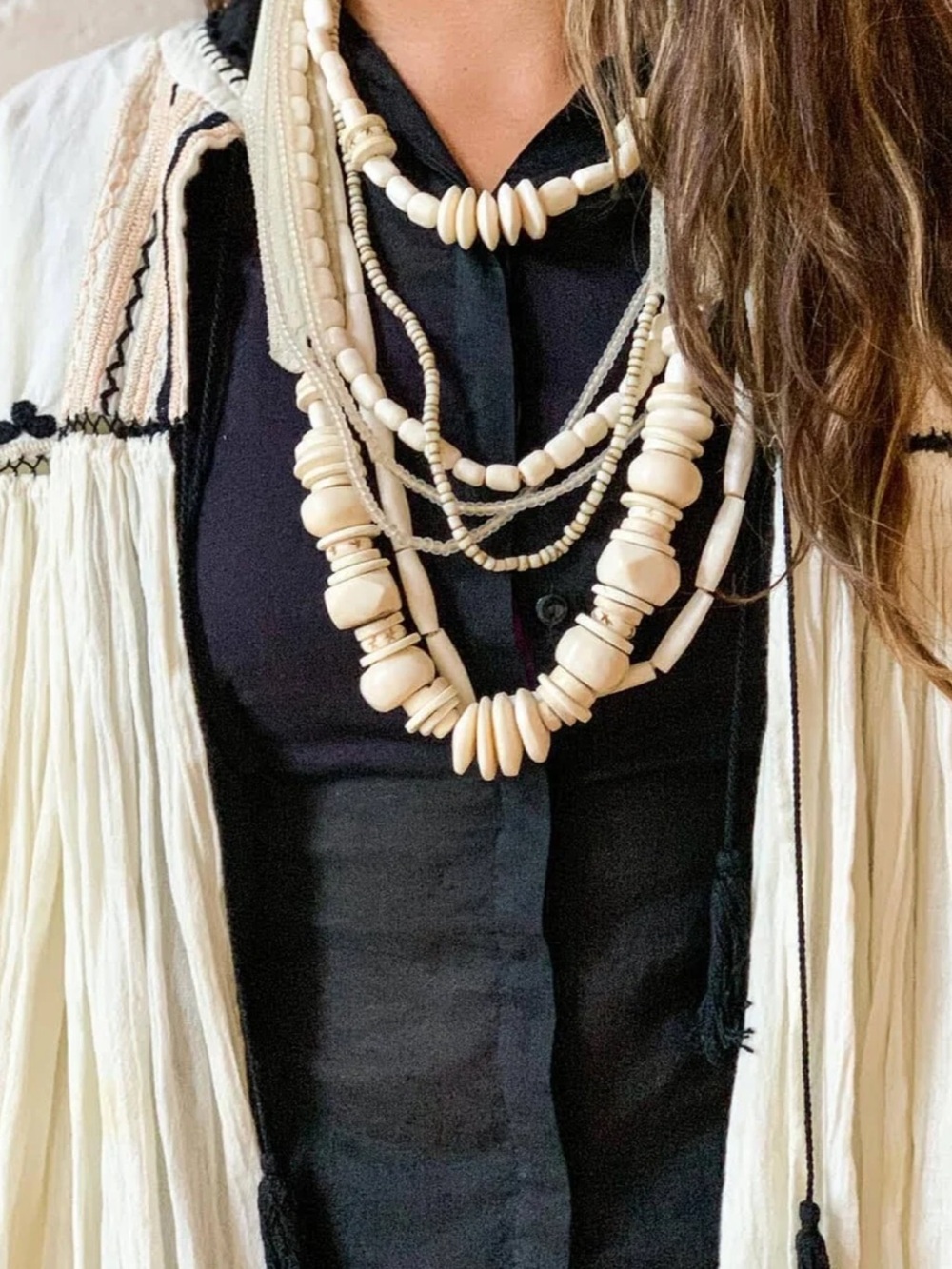 Twine and Twig Neck Party White